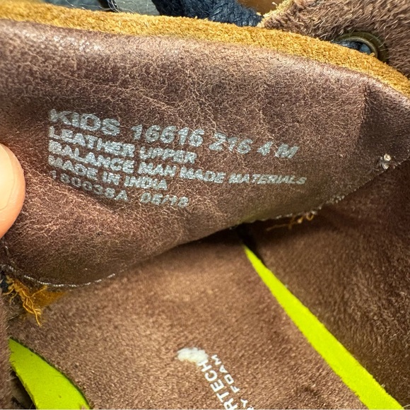 Florsheim Navigator Jr. Plain Toe Chukka Boots - Picture 6 of 6